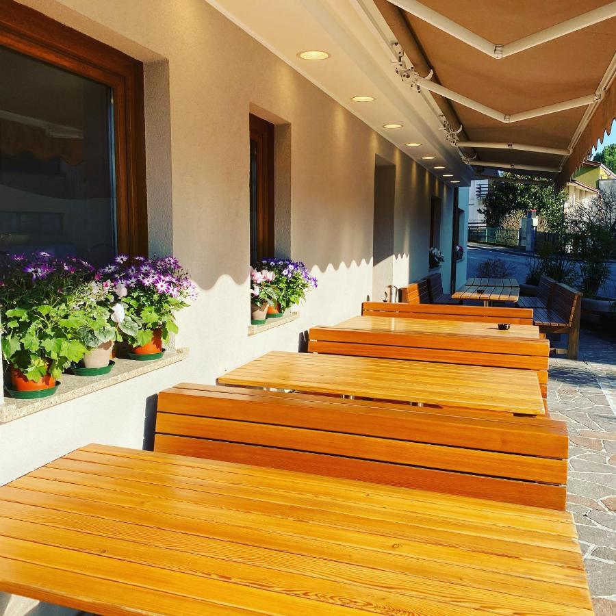 Magnano in Riviera Hotel Riviera מראה חיצוני תמונה