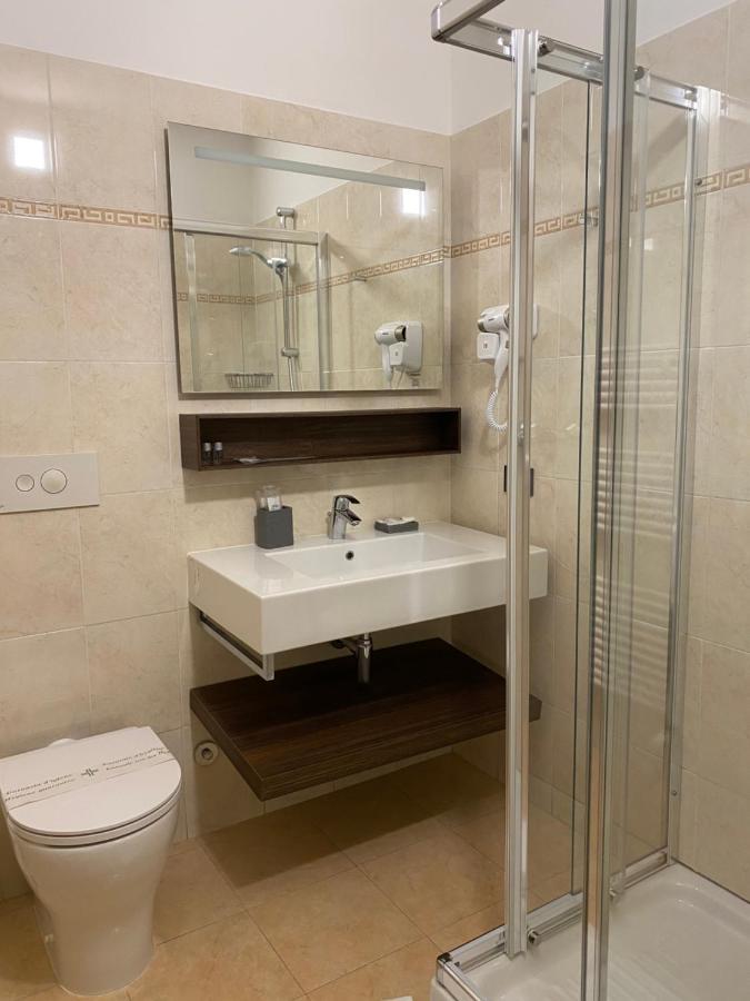 Magnano in Riviera Hotel Riviera מראה חיצוני תמונה